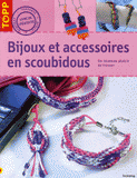 Bijoux et accesoires en scoubidou
