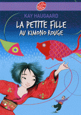 La petite fille au kimono rouge
