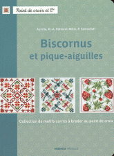 Biscornus et pique-aiguilles. Collection de motifs carrés à broder au point de croix